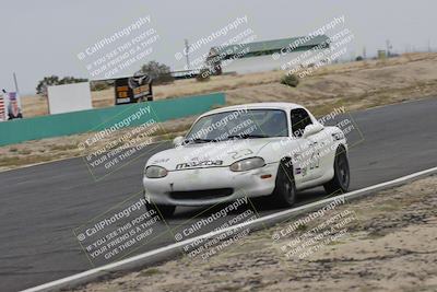 media/Jun-01-2025-CalClub SCCA (Sun) [[eae223c5dd]]/Group 5/Race (Front Straight)/